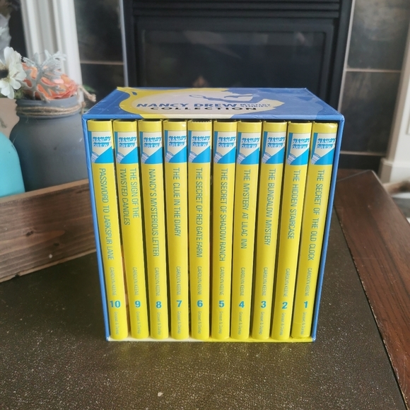 Mint condition ten Nancy Drew mystery books in a beautiful box set - Picture 5 of 11
